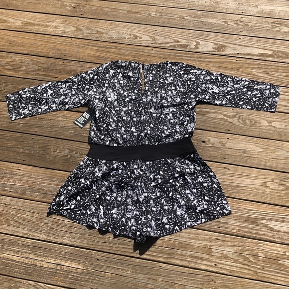 Stylish Romper by Express - Picture 7 of 16